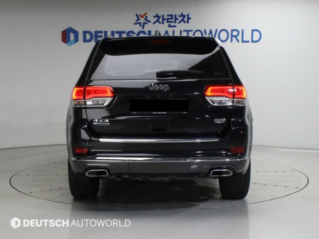 Jeep Cherokee — photo 04