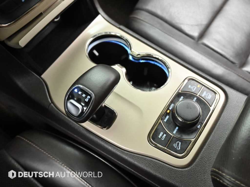 Jeep Cherokee — photo 09