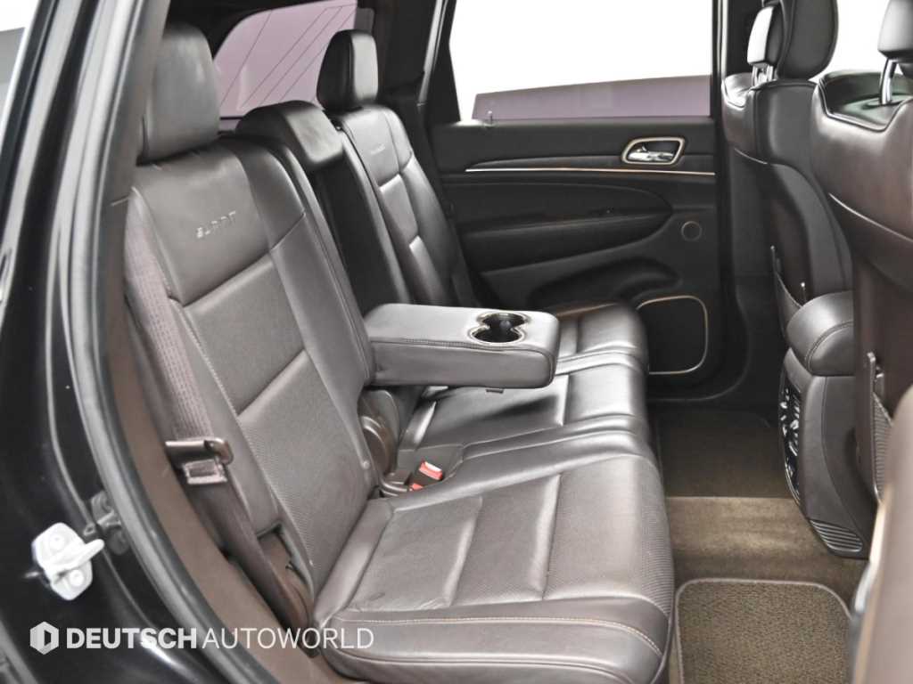 Jeep Cherokee — photo 12