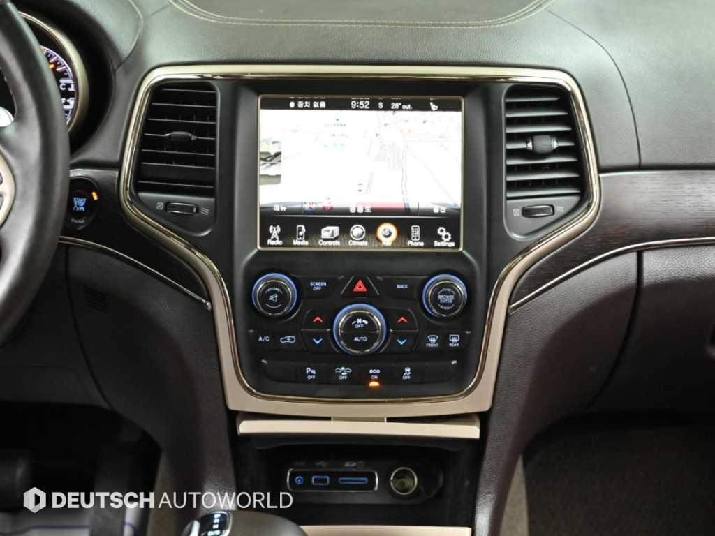 Jeep Cherokee — photo 14