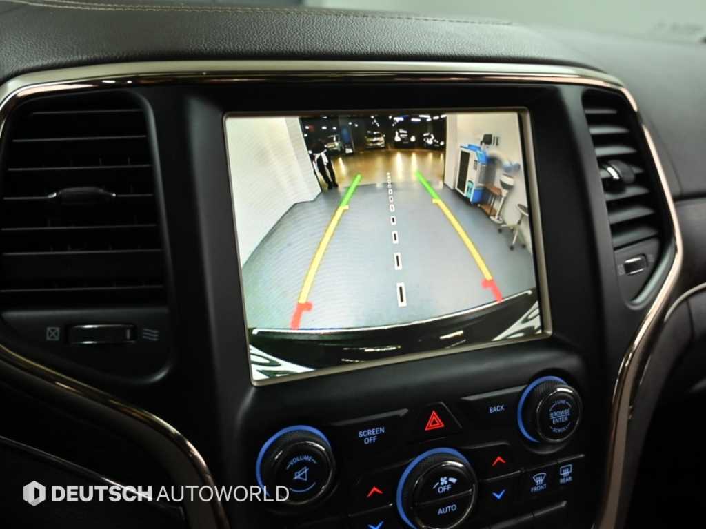 Jeep Cherokee — photo 15