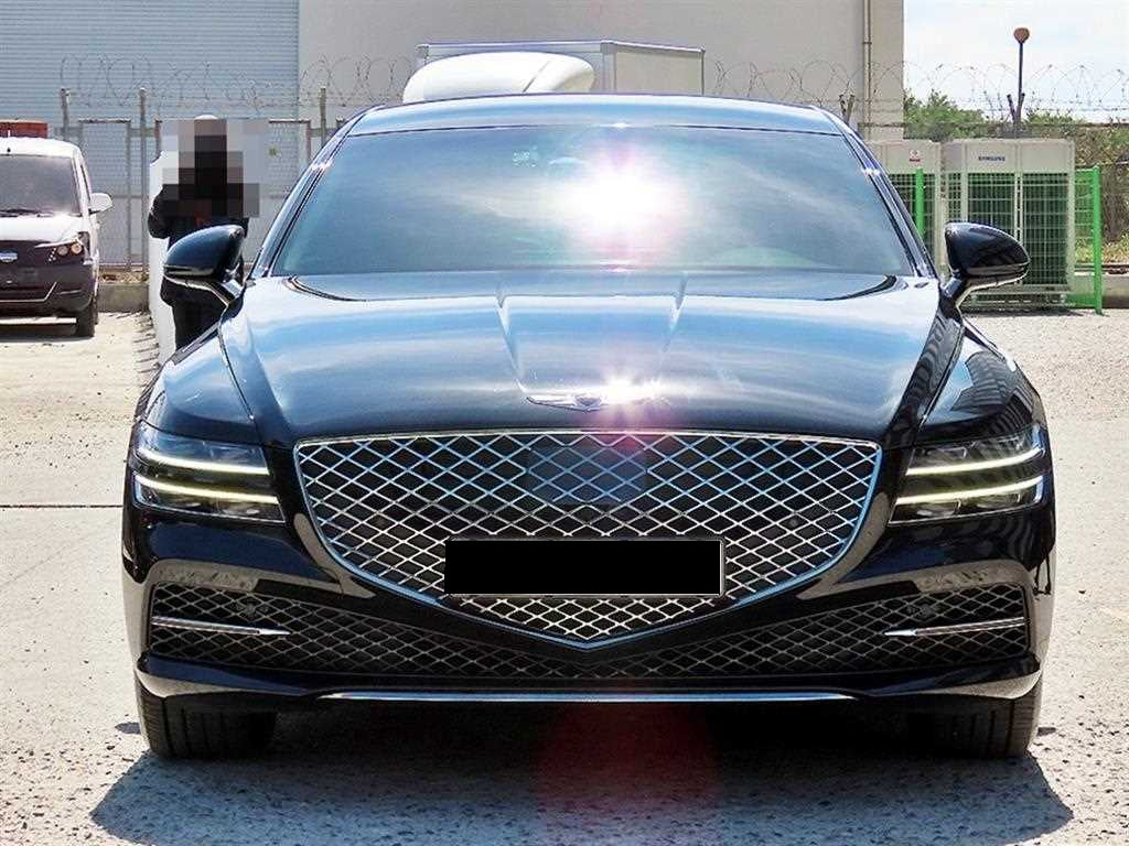 Genesis G80 — photo 01