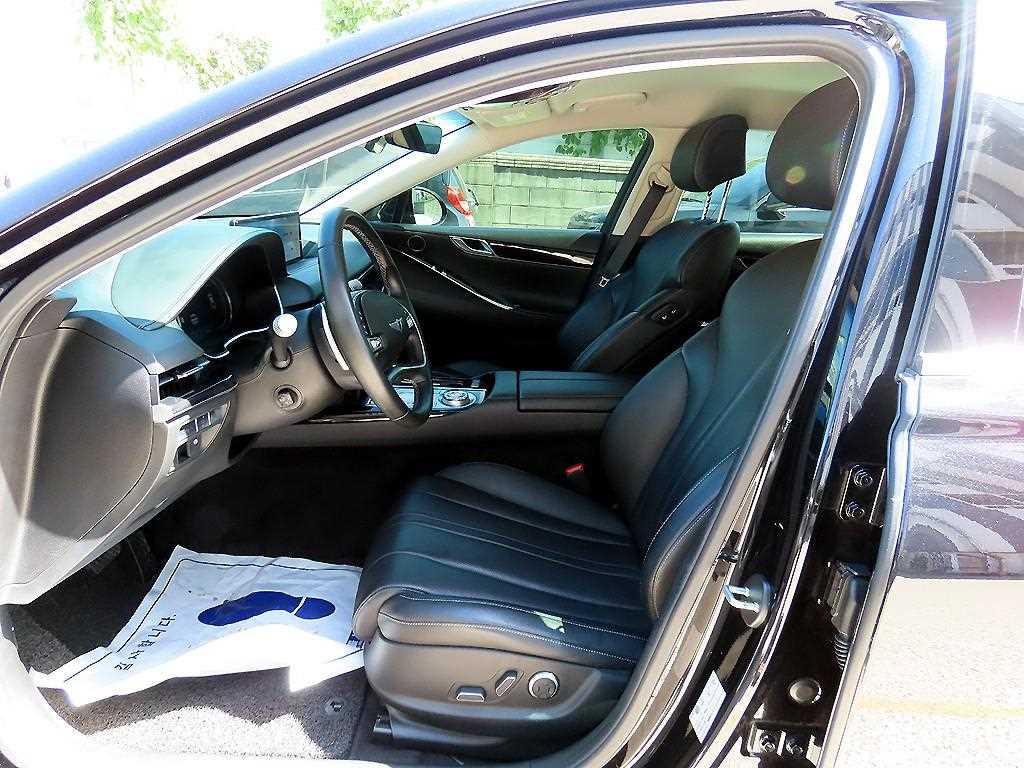Genesis G80 — photo 05