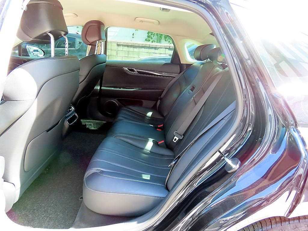 Genesis G80 — photo 06