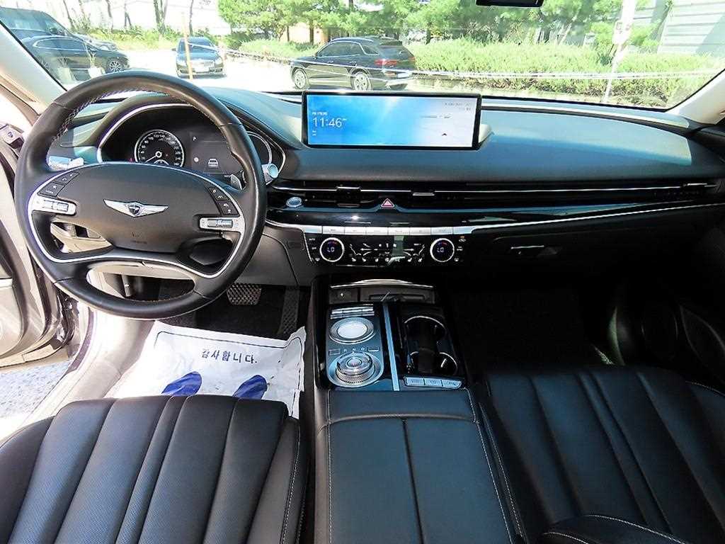 Genesis G80 — photo 07