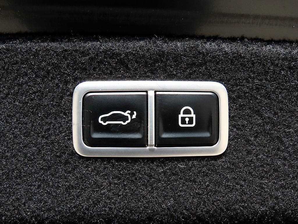 Genesis G80 — photo 18