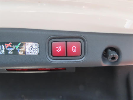 Mercedes-Benz E-Class — photo 06