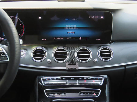 Mercedes-Benz E-Class — photo 11
