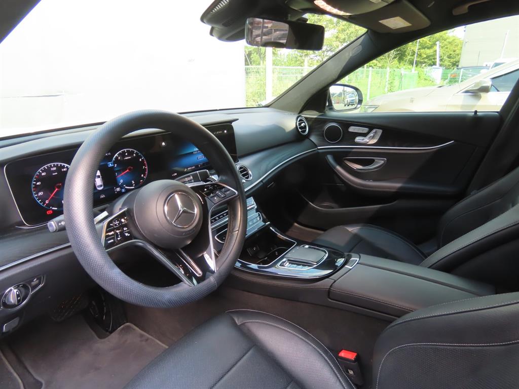 Mercedes-Benz E-Class — photo 17