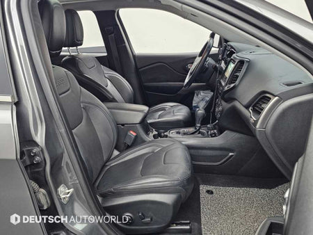 Jeep Cherokee — photo 10