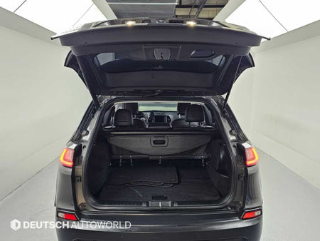 Jeep Cherokee — photo 19