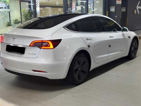 Tesla Model 3 — photo 05