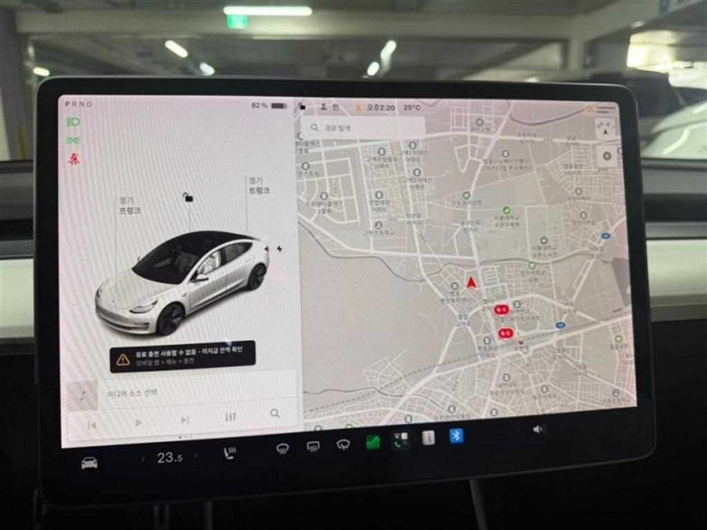 Tesla Model 3 — photo 09