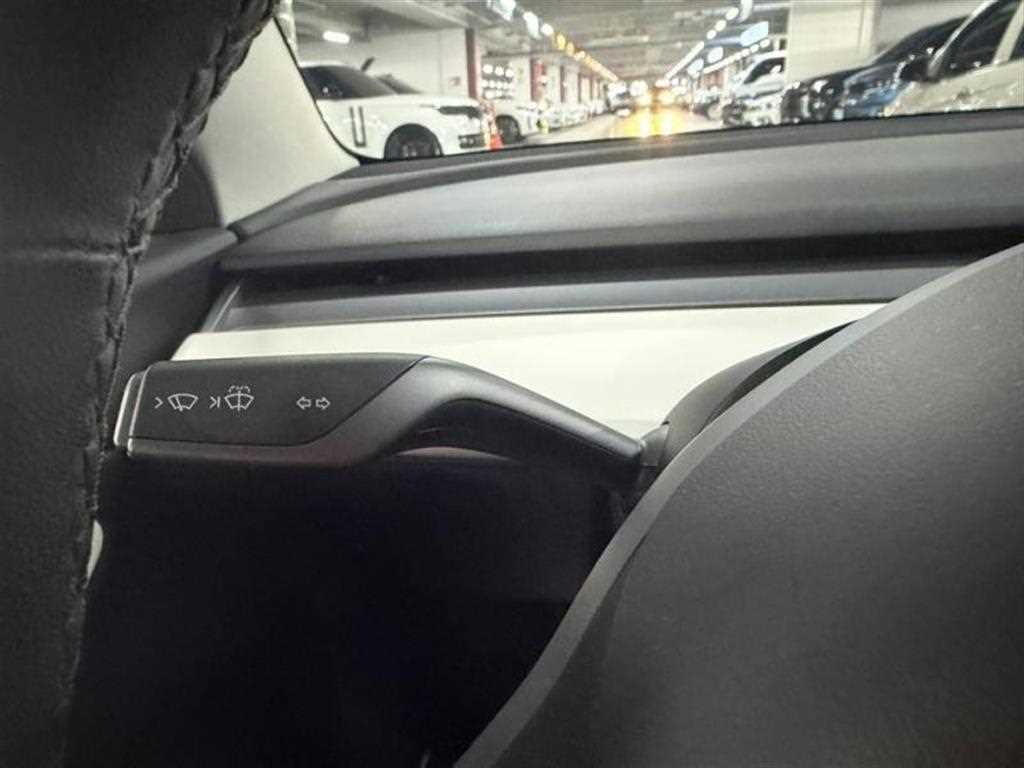 Tesla Model 3 — photo 12