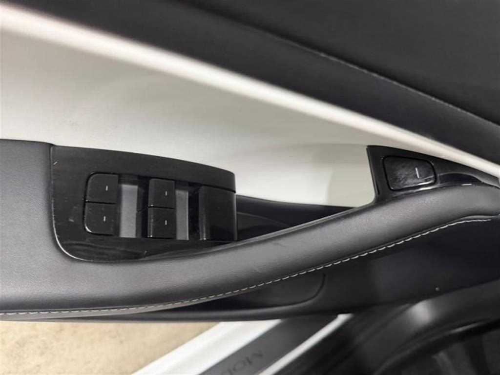 Tesla Model 3 — photo 15