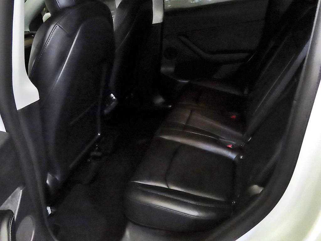 Tesla Model Y — photo 07