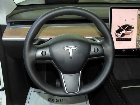 Tesla Model Y — photo 08