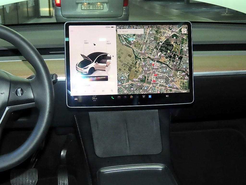 Tesla Model Y — photo 11