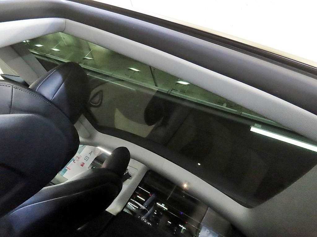 Tesla Model Y — photo 16