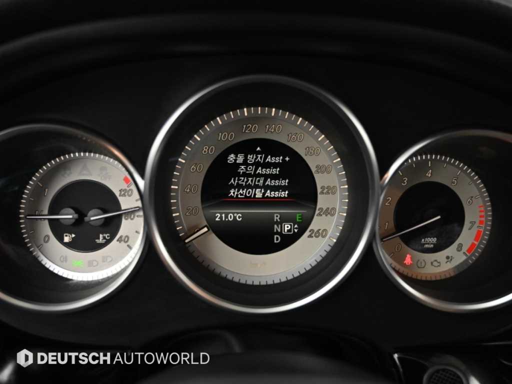 Mercedes-Benz CLS-Class — photo 17