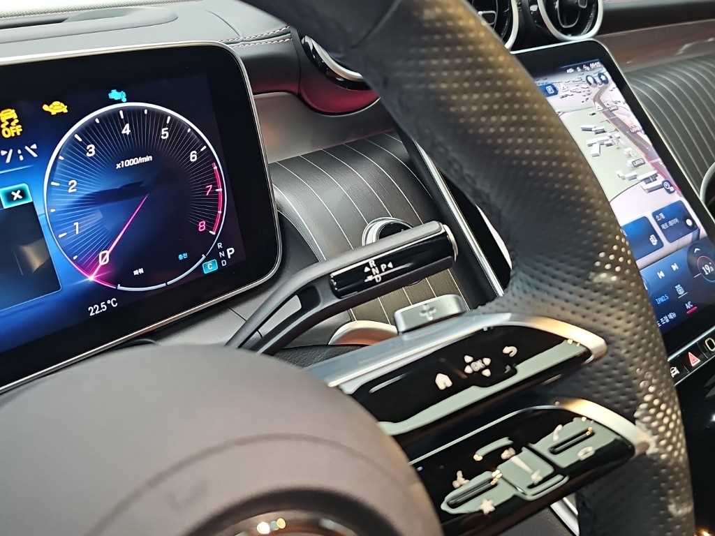 Mercedes-Benz GLC-Class — photo 08