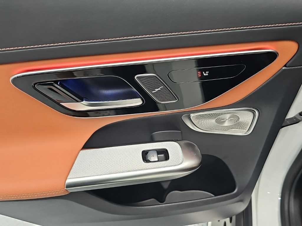 Mercedes-Benz GLC-Class — photo 13