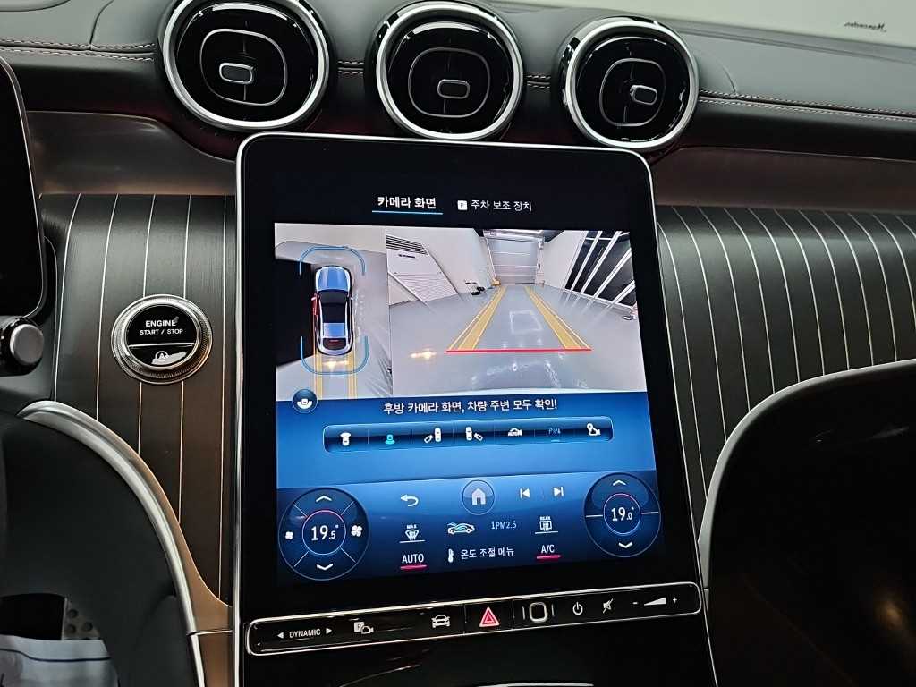 Mercedes-Benz GLC-Class — photo 16