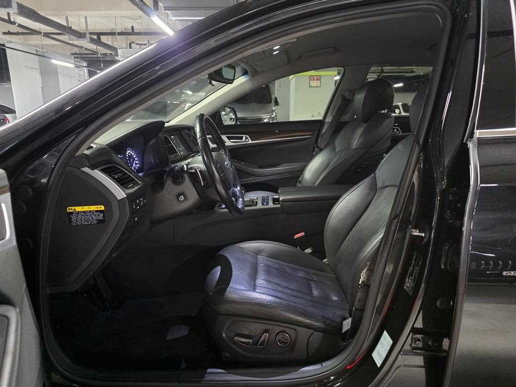 Genesis G80 — photo 07