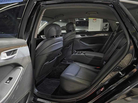 Genesis G80 — photo 08