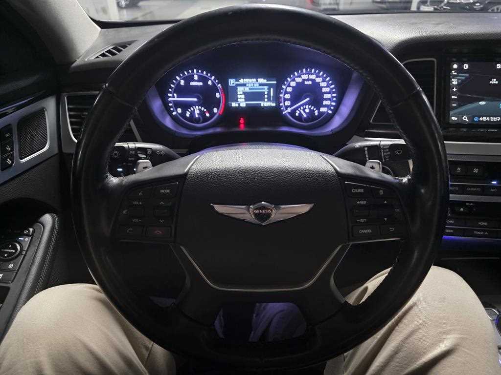 Genesis G80 — photo 09