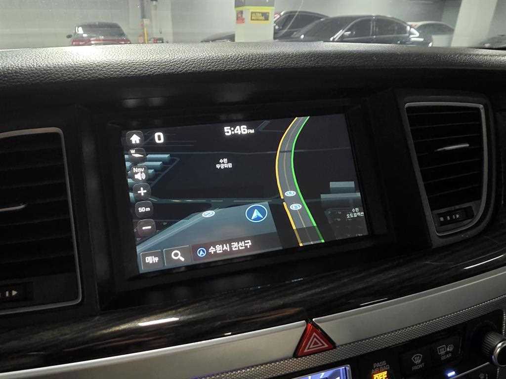 Genesis G80 — photo 11