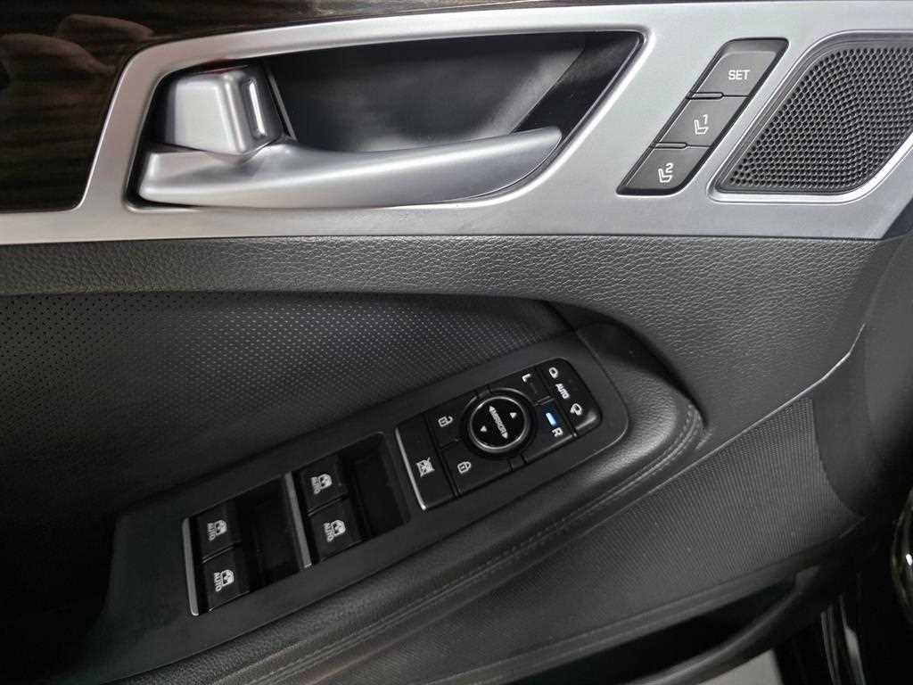 Genesis G80 — photo 16