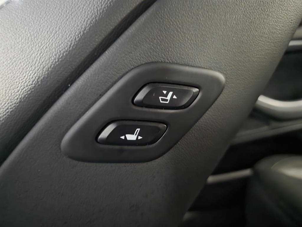 Genesis G80 — photo 17