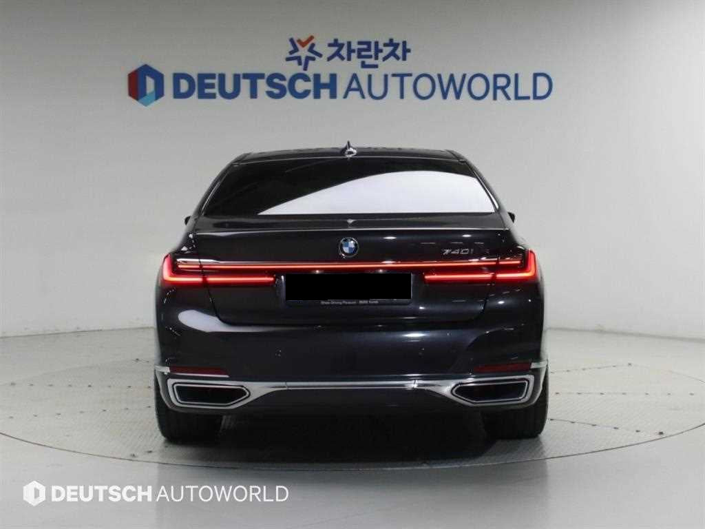 BMW 7-Series — photo 04