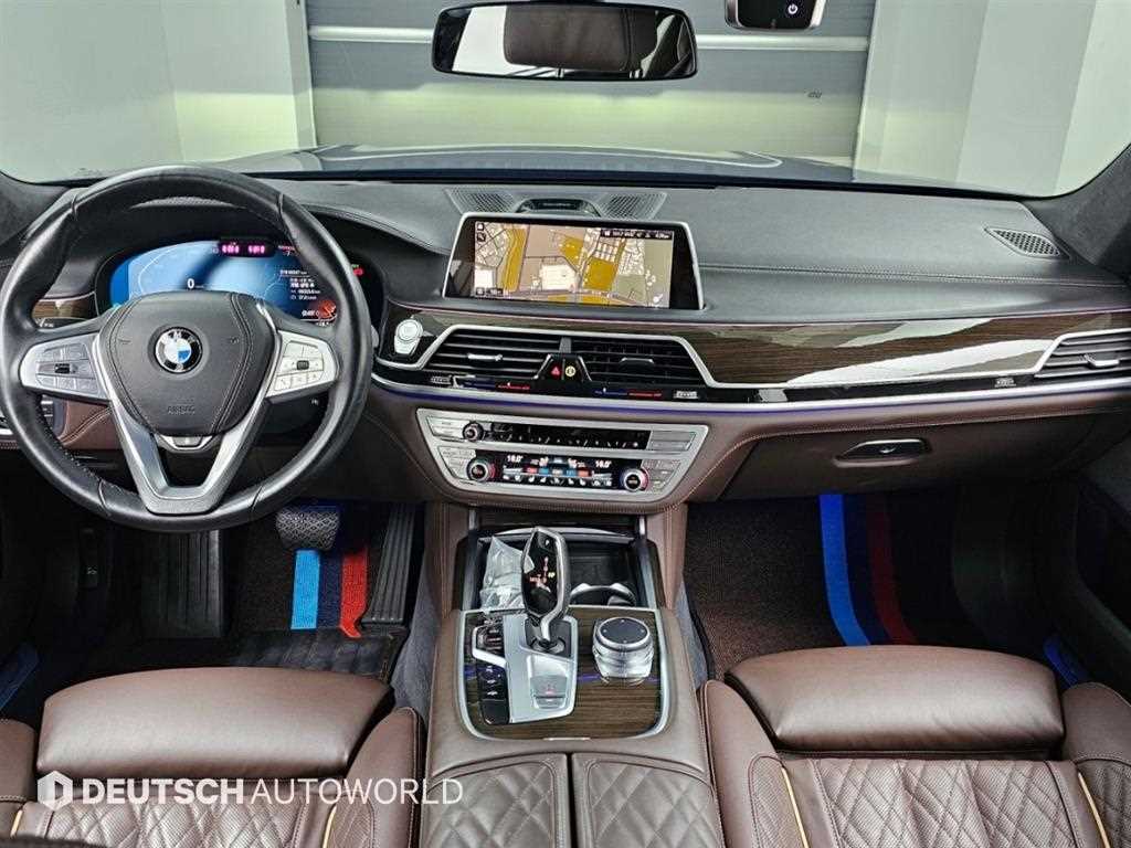 BMW 7-Series — photo 07