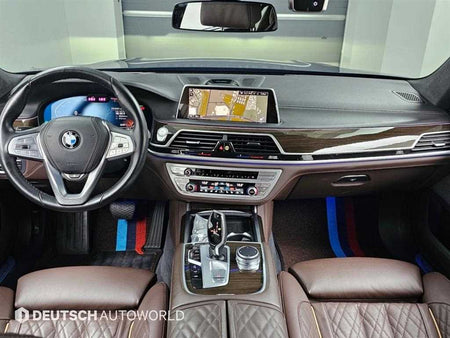 BMW 7-Series — photo 07