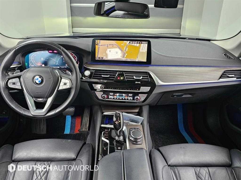 BMW 5-Series — photo 07