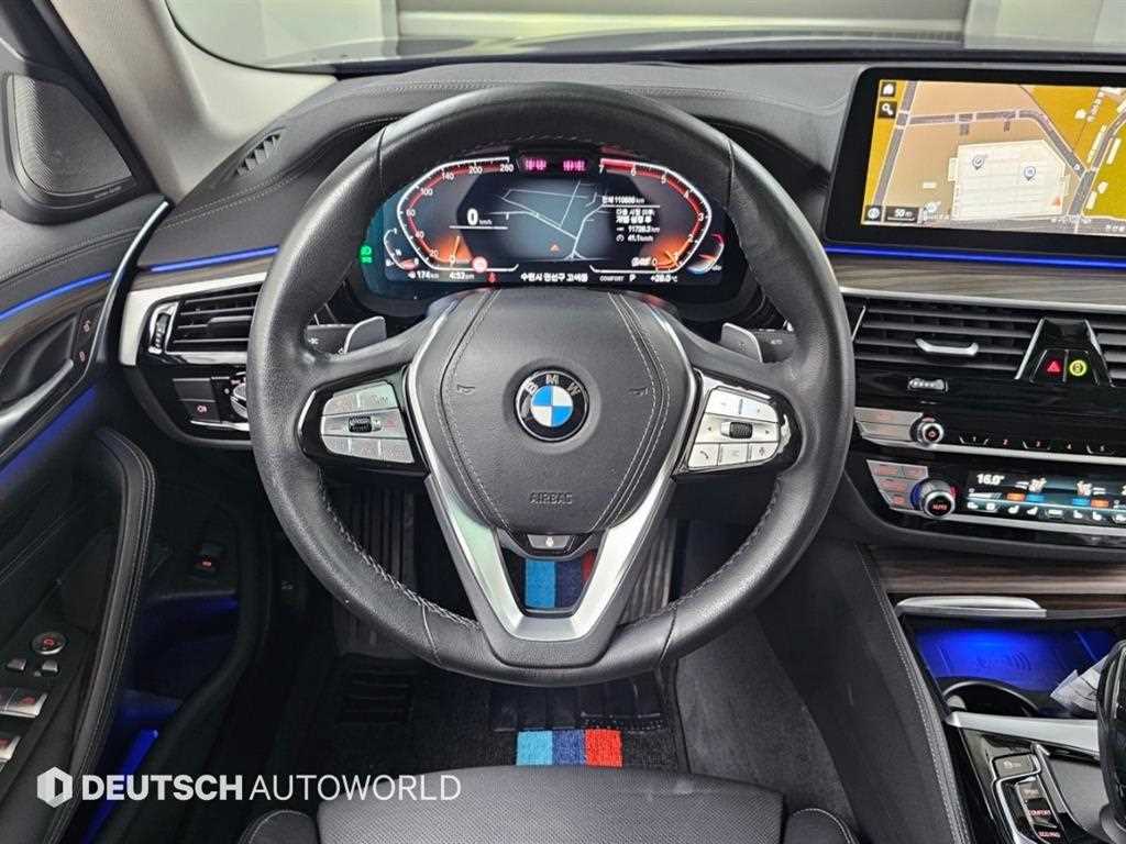 BMW 5-Series — photo 13