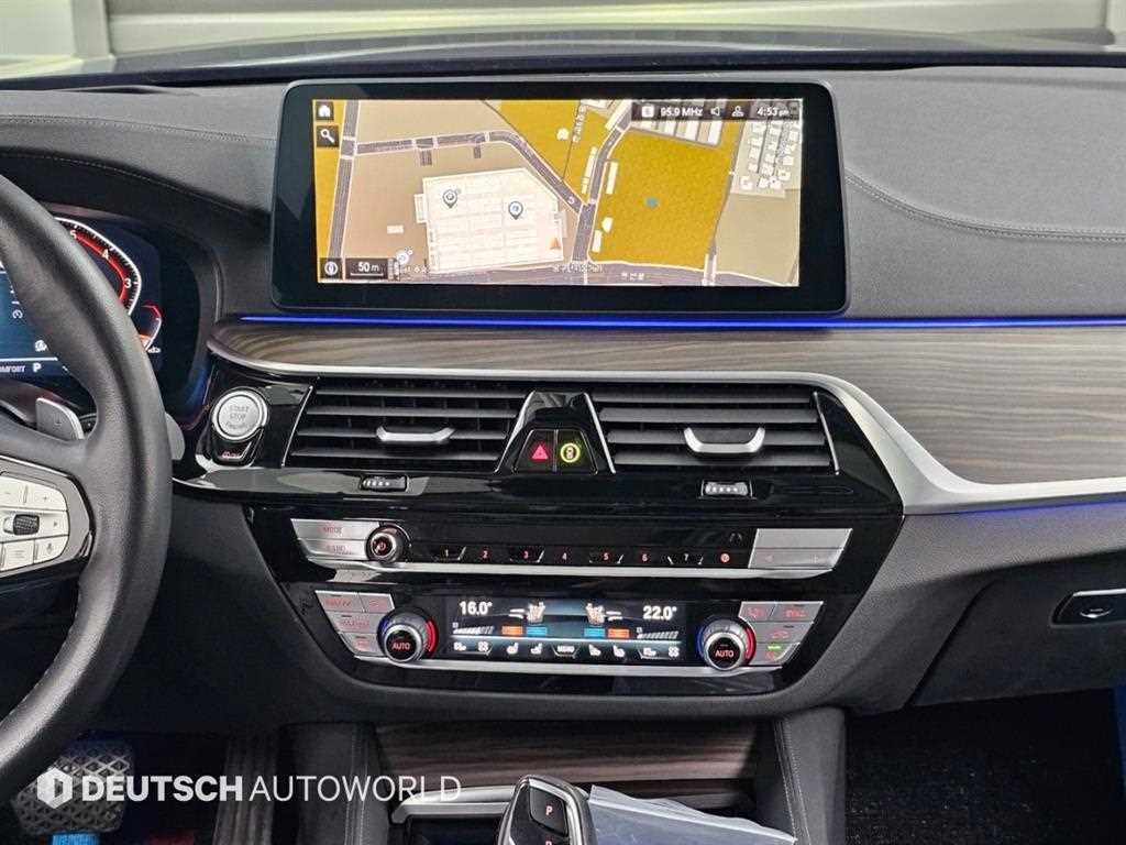 BMW 5-Series — photo 14