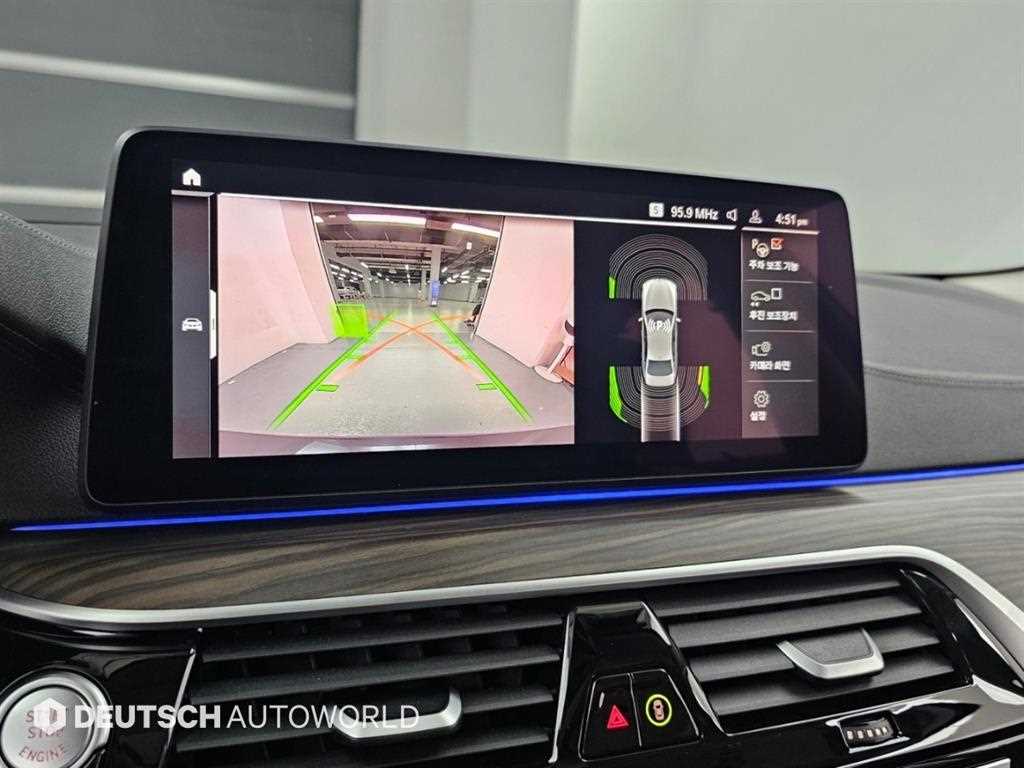 BMW 5-Series — photo 15