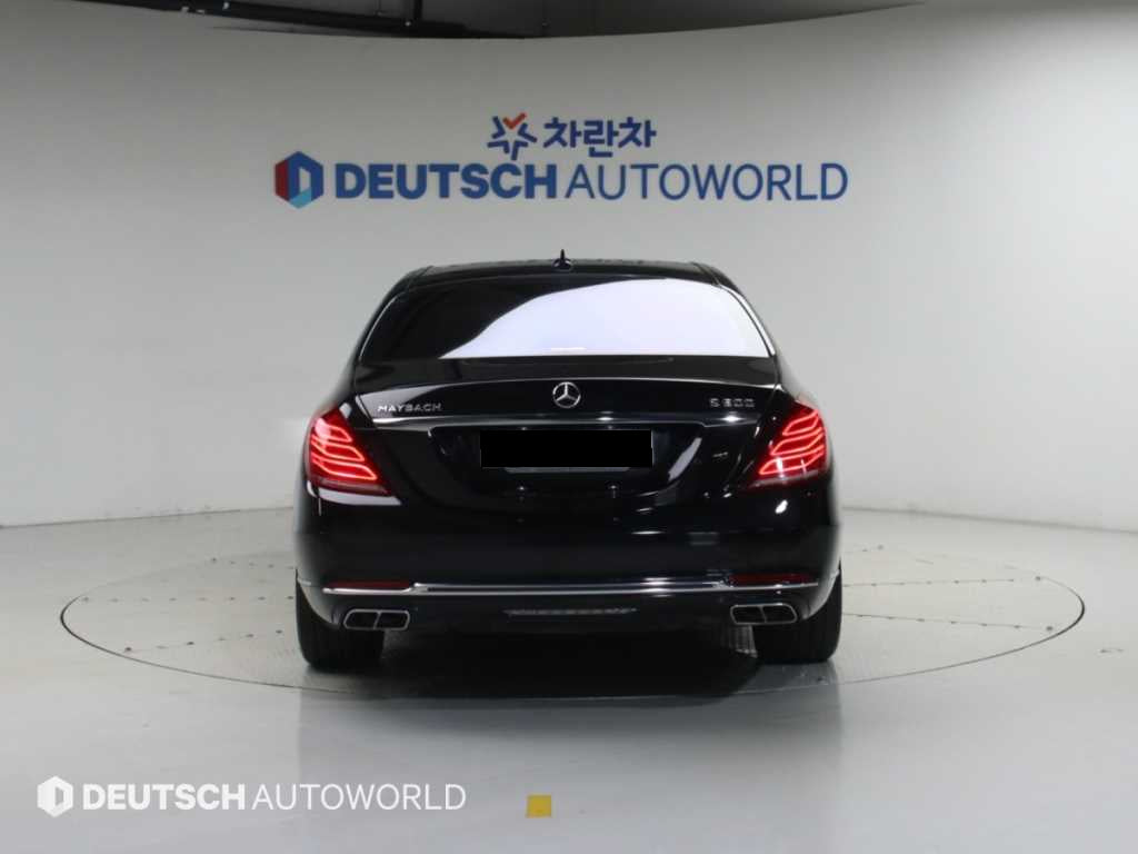 Mercedes-Benz S-Class — photo 04