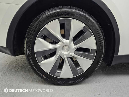 Tesla Model Y — photo 05