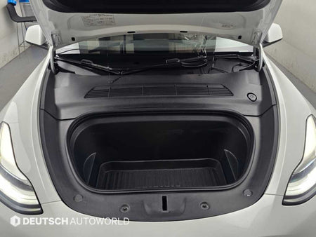 Tesla Model Y — photo 06