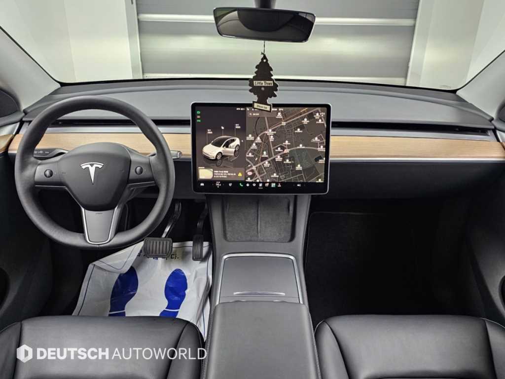 Tesla Model Y — photo 07