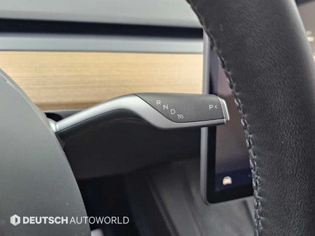 Tesla Model Y — photo 09