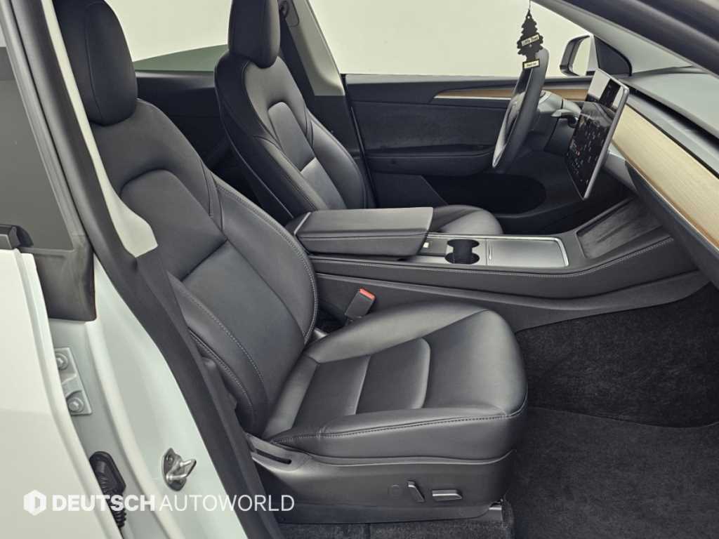 Tesla Model Y — photo 10