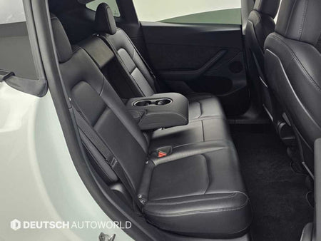 Tesla Model Y — photo 12