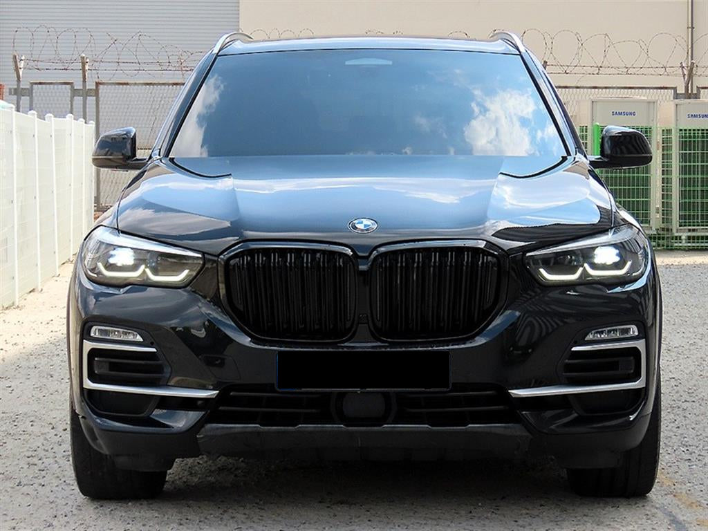 BMW X5 — photo 01
