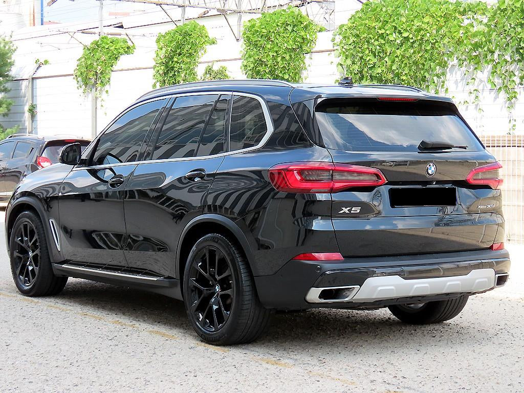 BMW X5 — photo 03