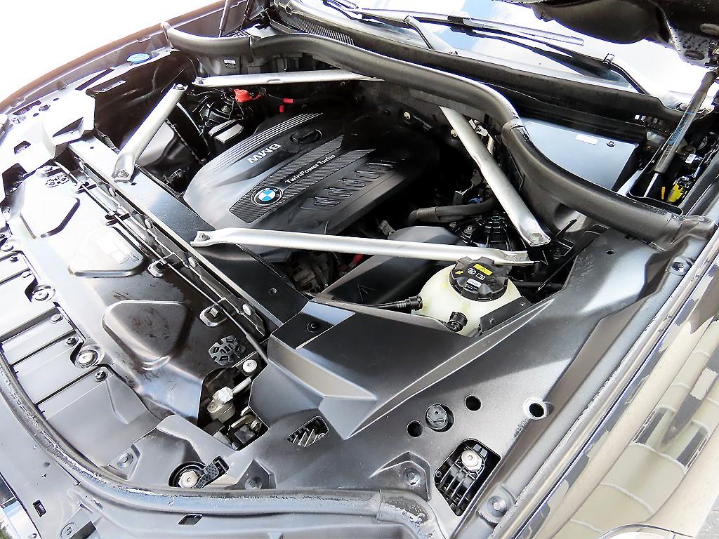 BMW X5 — photo 19